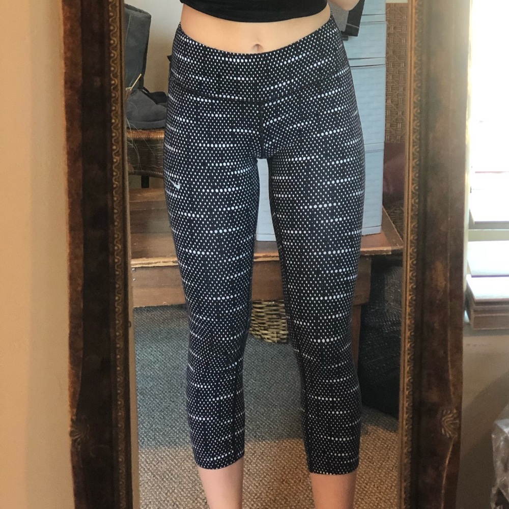 Nike Dri-Fit Spotted Capris Leggings